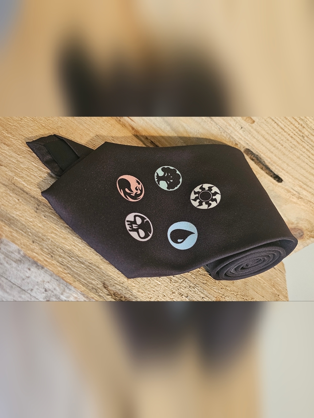 MTG Magic: The Gathering necktie featuring all five mana symbols